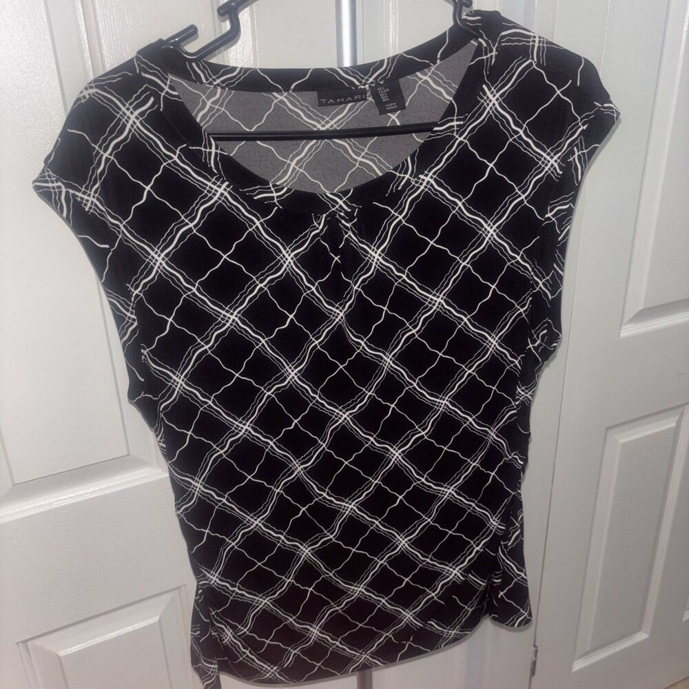 Tahari Womens Sleeveless Blouse/Size Large/ Black and Ivory patterns